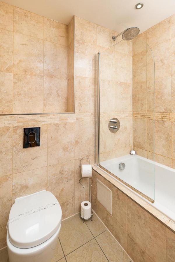 Stylish & Spacious 2Bd Apartment Westbeach Resort 比迪福德 外观 照片
